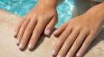 Canicule : cette manucure bleu est la plus tendance pour ces prochains jours, mes ongles ressemblent à des coquillages