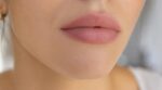 Ce maquillage lèvres qui cartonne en été 2026 : la méthode secrète de ce maquilleur star de YSL Beauty pour une bouche pulpeuse