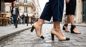 Ce modèle Chanel que Lily-Rose Depp, Gracie Abrams et Margot Robbie portent partout affole déjà la tendance chaussures été 2026