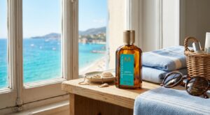 Ce parfum Moroccanoil capture l’odeur des vacances sur la peau (et les fans des soins s’arrachent déjà cette nouveauté mixte)