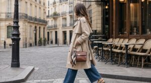 Cette New-Yorkaise a acheté ces 40 vêtements en urgence pour ne plus faire touriste à Paris (les Parisiennes adorent !)