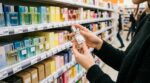 Si je mets un de ces 5 dupes parfums de luxe à 5€, j&rsquo;ai des compliments toute la journée (les supermarchés vous les cachent)