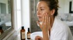 Mains orange avec l&rsquo;autobronzant : grâce à cette alternative, on dirait que vous revenez de vacances