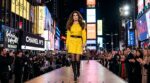 Paris Hilton méconnaissable chez Gucci : ce changement capillaire à New York qui affole les fans de la tendance Mob Wife