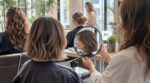 Tendances cheveux été 2026 : ces looks que les coiffeurs abandonnent (et les 7 nouveautés qu’ils veulent voir partout cet été)