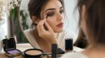 Yeux marron, cheveux bruns : cette astuce maquillage façon Penélope Cruz transforme le regard en 5 minutes (et corrige une erreur)