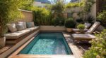 Ce bassin miniature de moins de 10 m² transforme un mini jardin en oasis (sans permis ni gros budget, voici 15 idées bluffantes)