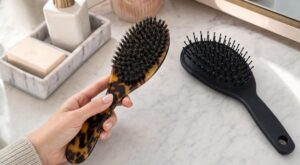 Ce simple accessoire capillaire de luxe vaut-il vraiment 300 € de plus que les modèles à 10 € (et que risque votre chevelure) ?