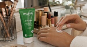 Cette crème de parapharmacie française à moins de 10 € affole les it girls : le secret glow que Bella Hadid ne lâche plus