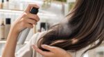 Cheveux qui gonflent avec la chaleur : ce soin Sephora les bloque enfin net 24 h et sent divinement bon toute la journée
