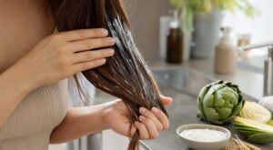 «Je n’ai plus les cheveux qui se cassent» : ce soin capillaire à 12 € Yves Rocher change tout sur les cheveux abîmés
