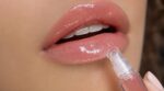 « Mes lèvres sont repulpées sans injection » : ce soin lèvres anti-âge Maybelline viral sur TikTok fait croire aux injections