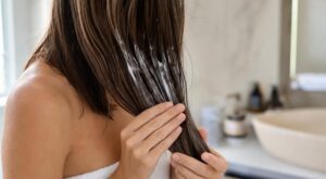 Si vous avez les cheveux fins, ce soin Arganicare encensé sur Beauté Test change tout au coiffage (et évite l&rsquo;effet raplapla)