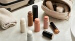 Ce format beauté nomade remplace vos flacons, allège la trousse et change tout en voyage : les coups de cœur de la rédaction