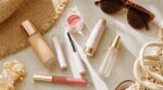 Ce geste TikTok change tout dans votre maquillage d&rsquo;été : un teint glowy qui tient même sous 30 °C (sans effet plâtre)