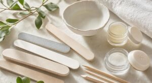 Cette manucure quasi invisible affole les salons cet été : 4 idées inspirées des stars pour des ongles brillants sans vernis