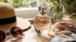 Pourquoi votre parfum préféré ne sent plus pareil sur vous l'été (surtout passé 50 ans)