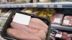 Rappel conso : Carrefour retire cette viande de dinde crue pouvant provoquer une intoxication alimentaire