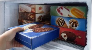 Rappel conso : ces glaces achetées le 4 août chez Auchan ne doivent plus être consommées, risque de toxi-infection