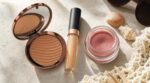 Stop au fond de teint cet été : cette routine inspirée de Dua Lipa donne bonne mine en 2 secondes avec seulement trois produits