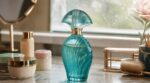 Ce parfum Cacharel des années 80, noté 4/5 sur Beauté Test, était celui de nos mères et revient en force avec un sillage fou