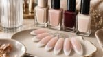 Cette forme d’ongles adoptée par Pamela Anderson va dominer l’automne : 10 idées chic pour copier sa manucure discrète