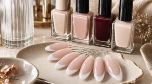 Cette forme d’ongles adoptée par Pamela Anderson va dominer l’automne : 10 idées chic pour copier sa manucure discrète