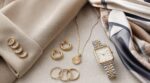 À 50 ans, je ne porte plus que ces bijoux : ils font passer mon look du cheap au luxe et coûtent bien moins qu'on imagine