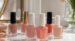 Après 50 ans, cette couleur de vernis fait gagner 10 ans à vos mains : l'erreur à éviter et le geste qui change tout
