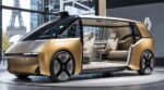 Ce robotaxi Tesla transporte déjà des clients aux USA, mais au Mondial de l'Auto 2026, les Français se heurtent à un gros blocage
