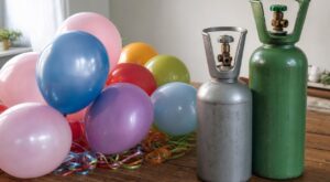 Ces deux gaz de soirée qu'on respire dans les ballons n'ont rien à voir (et l'un peut vous coûter jusqu'à 9 000 €)