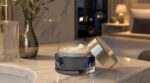 Cette crème de nuit Uriage aux 3 actifs lisse les rides dès le matin (mais gare à cette grosse erreur d'application)