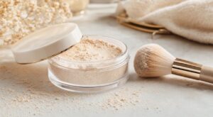 Cette poudre By Terry adorée sur Beauté Test sauve les peaux sèches qui craquellent en donnant un teint lissé toute la journée