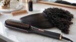 Cheveux crépus 4C : cette brosse lissante Tymo à moins de 50 € affole TikTok, mais peu savent comment l'utiliser sans les abîmer