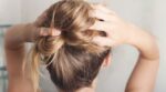 Cheveux secs et ternes : ce rituel indien à faire avant la douche promet de leur redonner une douceur incroyable cet automne
