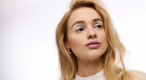 Un regard intense et des lèvres sublimées : La Rosée dévoile ses coffrets beauté pour Noël, dont un à moins de 20 € (surprise !)