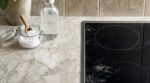 Ne nettoyez jamais ces 3 surfaces avec du vinaigre ou du bicarbonate (vous allez les détruire)