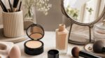 Peau grasse, zone T qui brille non-stop : ce produit teint validé par les pros en 2026 change tout sans effet masque