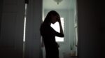 Selon la psychologie, les personnes qui font semblant de ne pas reconnaître quelqu'un qu'elles connaissent dans la rue ne sont généralement pas impolies, mais souffrent plutôt de fatigue mentale.